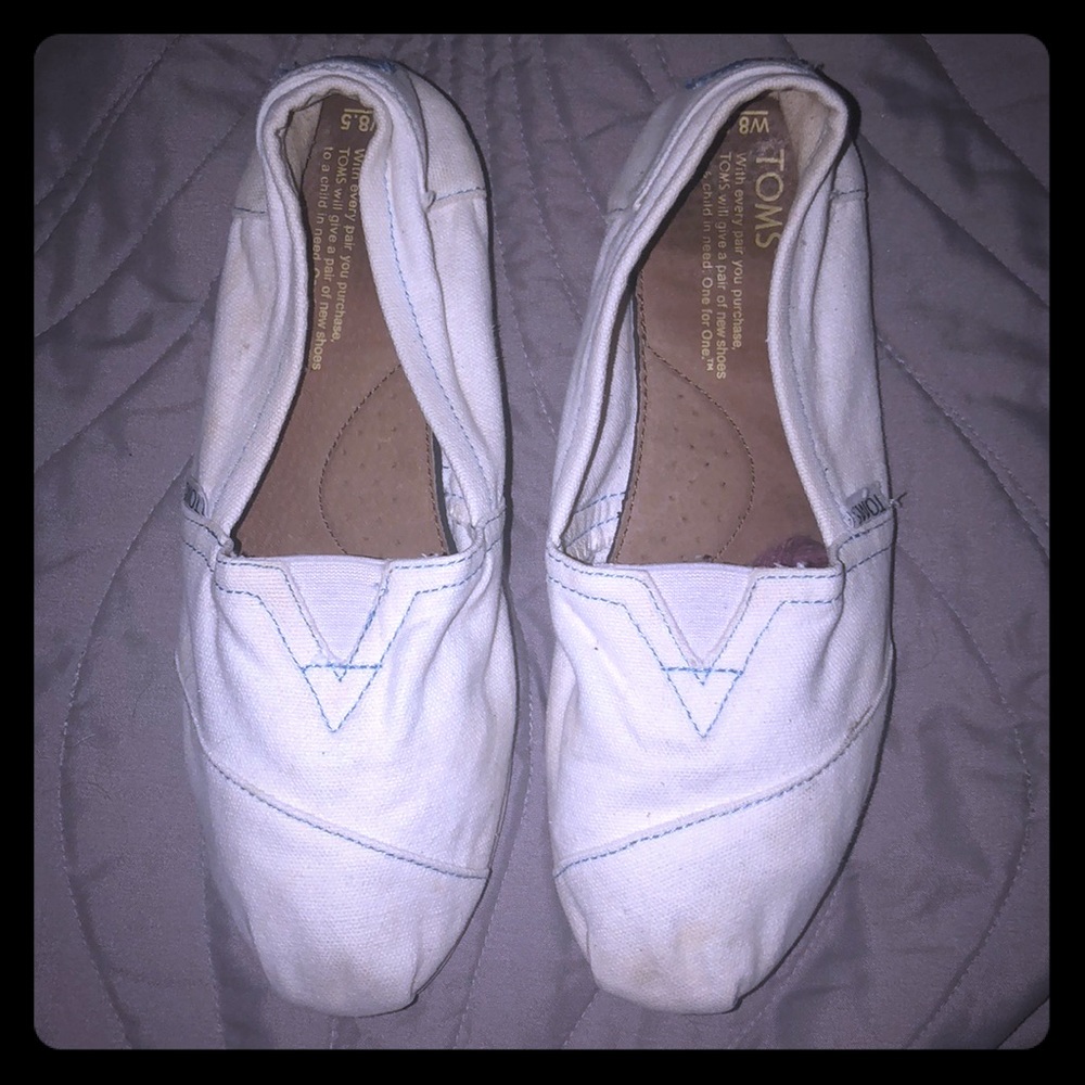White TOMS size 8.5